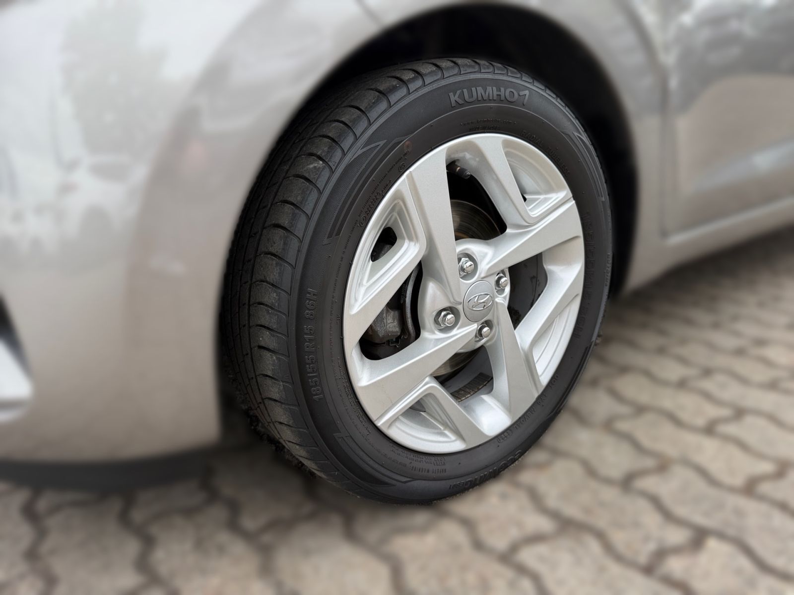 Fahrzeugabbildung Hyundai i10 1.0 Edition 30 Sitzheizung 1Hd