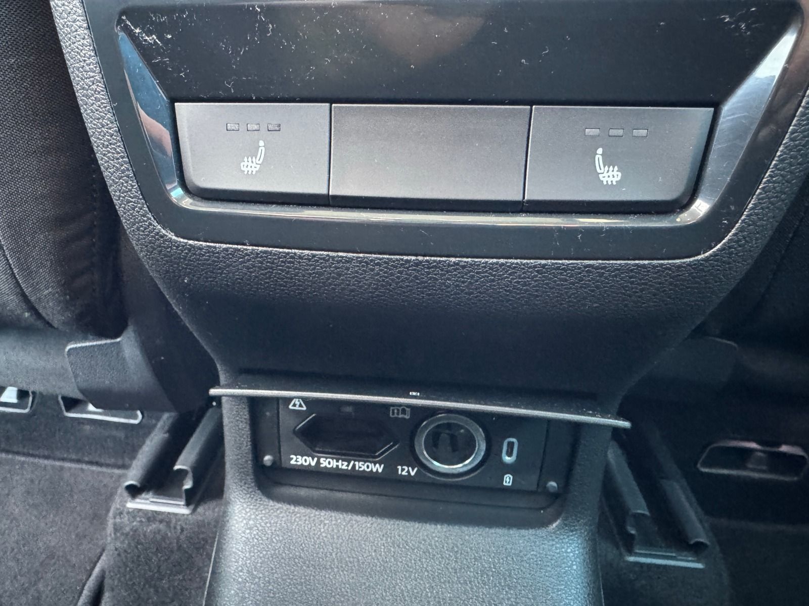 Fahrzeugabbildung SKODA Karoq 1.5TSI DSG*360°Cam*AHK*eHeck*behFro