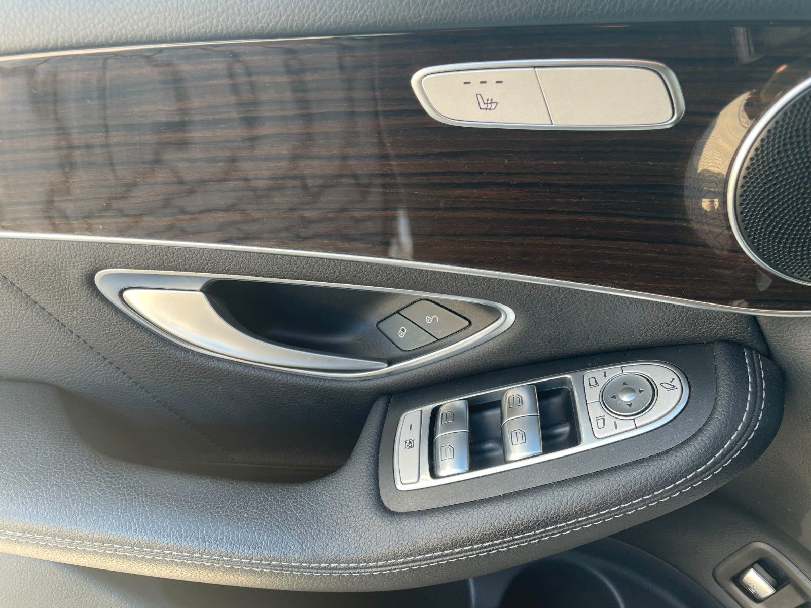 Fahrzeugabbildung Mercedes-Benz GLC 250 GLC GLC 250 d 4Matic AMG-Line