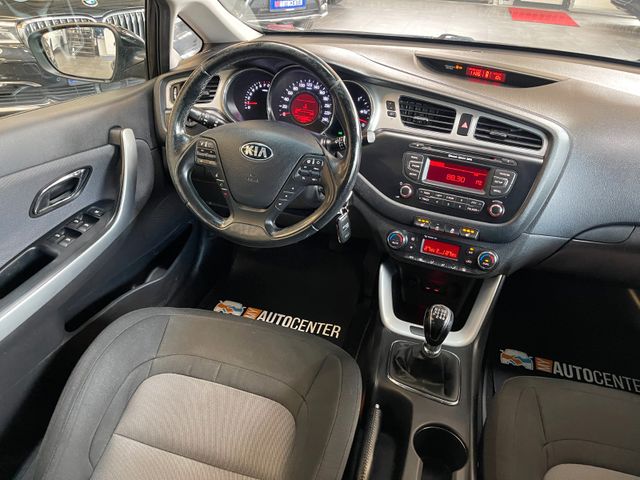 Kia Ceed Sportswagon FIFA World Cup Edition *AHK*LKH
