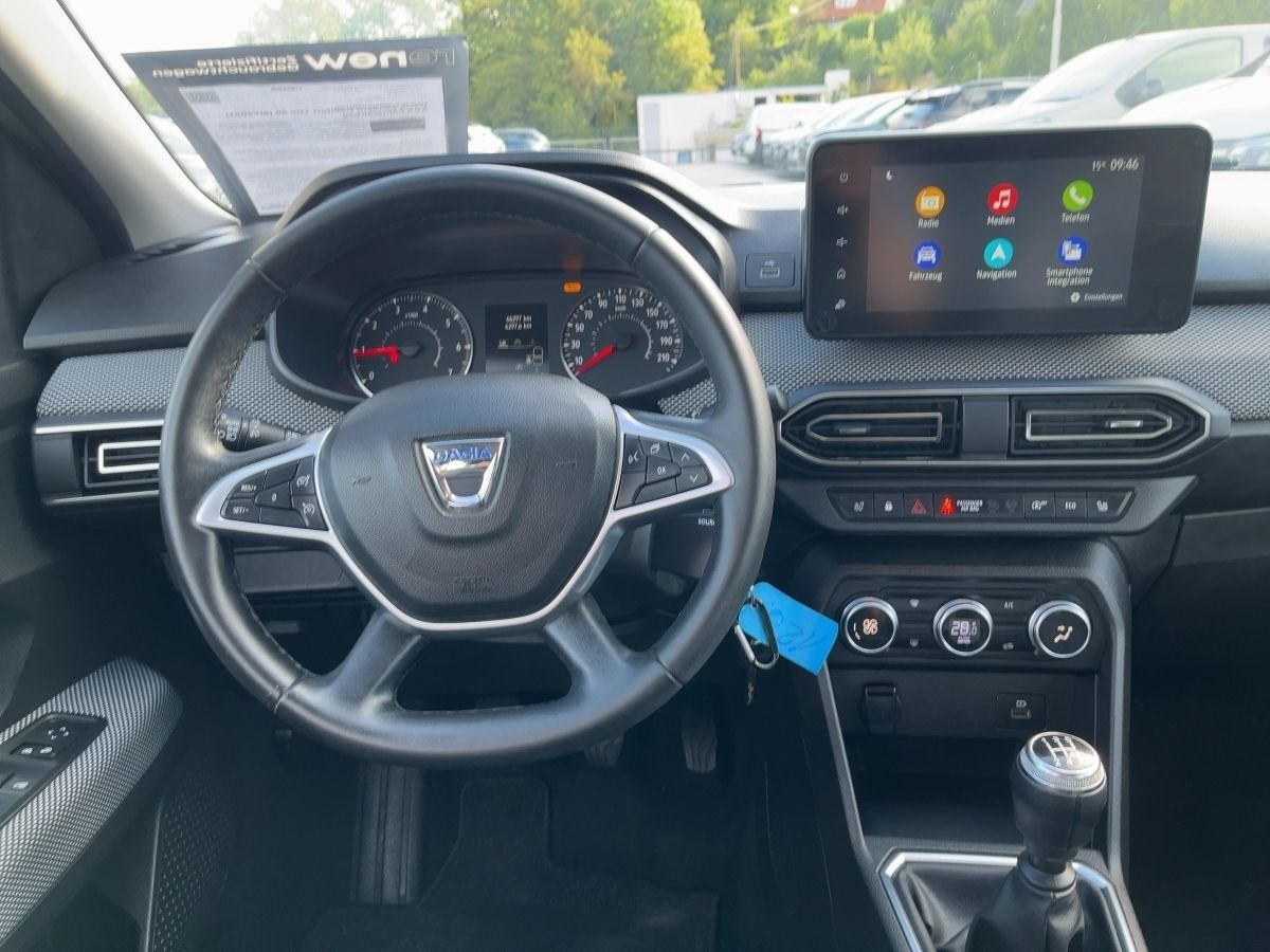 Fahrzeugabbildung Dacia Sandero Comfort TCe 90 (MY2021) ABS Fahrerairbag - mit KI generiert/bearbeitet