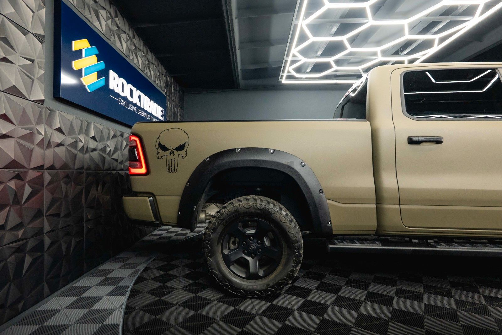 Fahrzeugabbildung Dodge RAM 5.7 V8 HEMI 4x4 PUNISHER LONGBED AxleLock