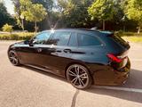 BMW 320d xDrive Touring M Sport Auto M Sport - BMW 320 mit Diesel-Antrieb: Leder, Allradantrieb, Kombi, Automatik, 320d Xdrive