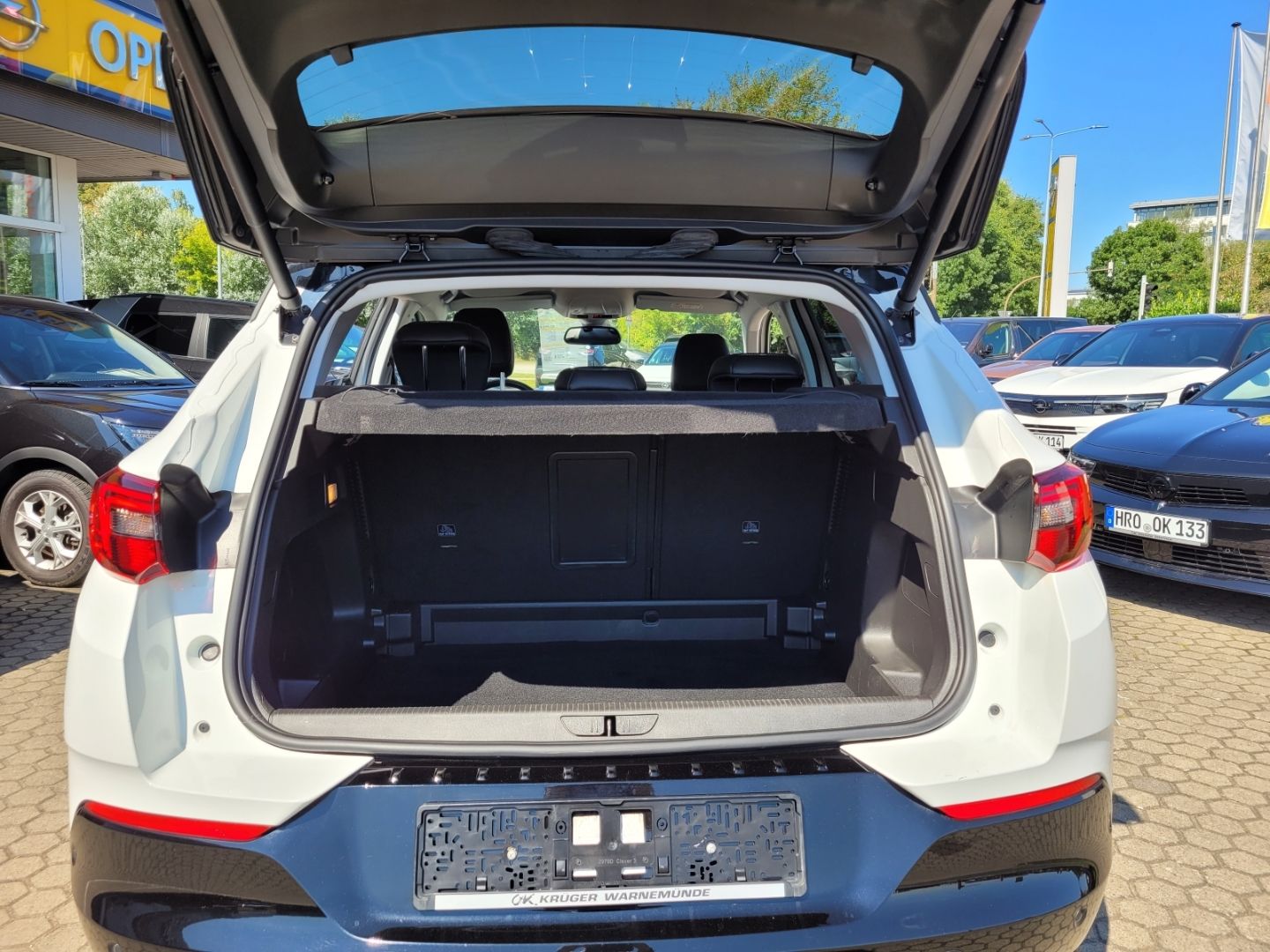 Fahrzeugabbildung Opel Grandland GS Line mit SHZ+LHZ+Kamera+AHK