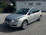 Ford Focus  2.0 Style Gasanlage Rostfrei Pdc Tempomat - Ford Focus aus 2007: Style