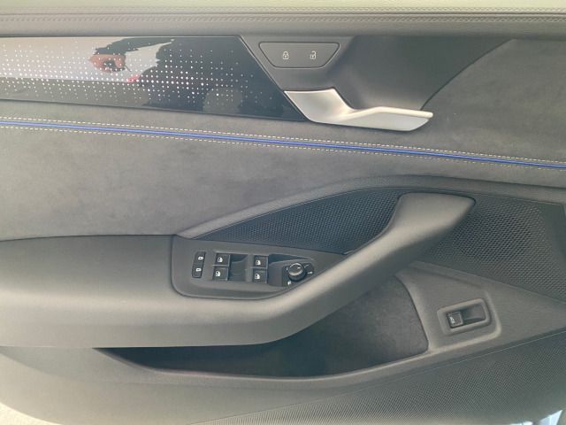 Passat R-Line 2.0 TDI DSG 4motion PANO+AHK