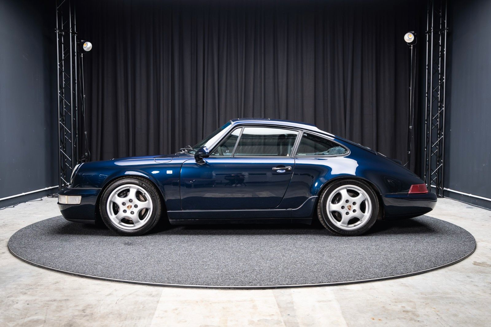 Fahrzeugabbildung Porsche 964 Carrera 2 Coupé + Schalter + H-Kennz.