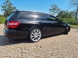 Mercedes-Benz E-Klasse W212 - Mercedes-Benz 300: Kombi, Automatik