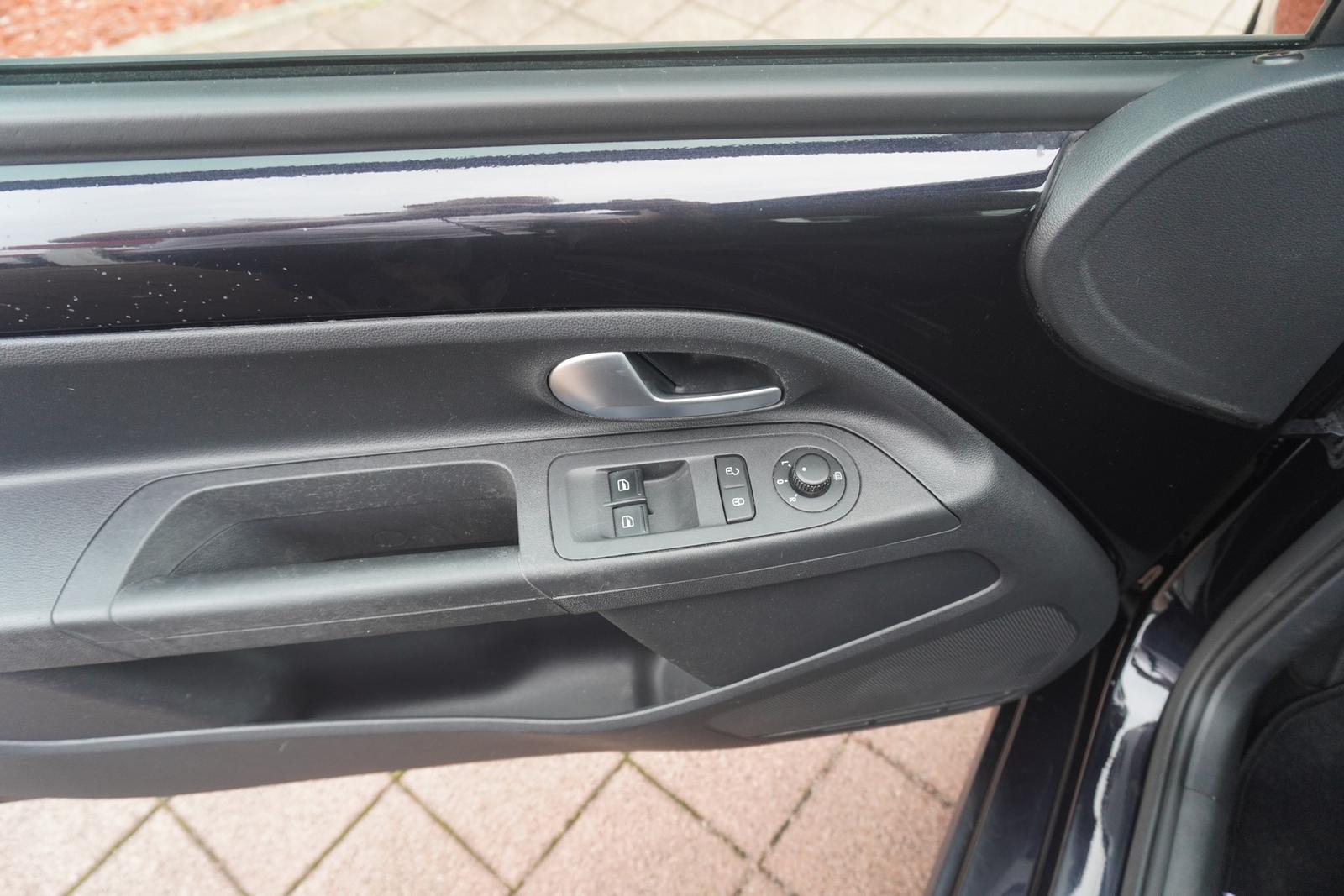 Volkswagen Up 1.0 move up! Sitzheizung Spurhalte Klima, миниатюра 15
