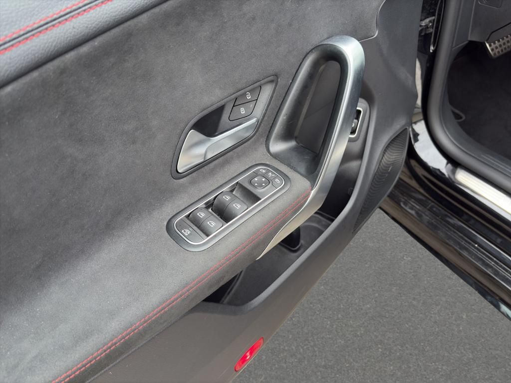 Fahrzeugabbildung Mercedes-Benz CLA 180 SB AMG*PANO-SD*TOTWINKEL*LED*DAB*KAMERA