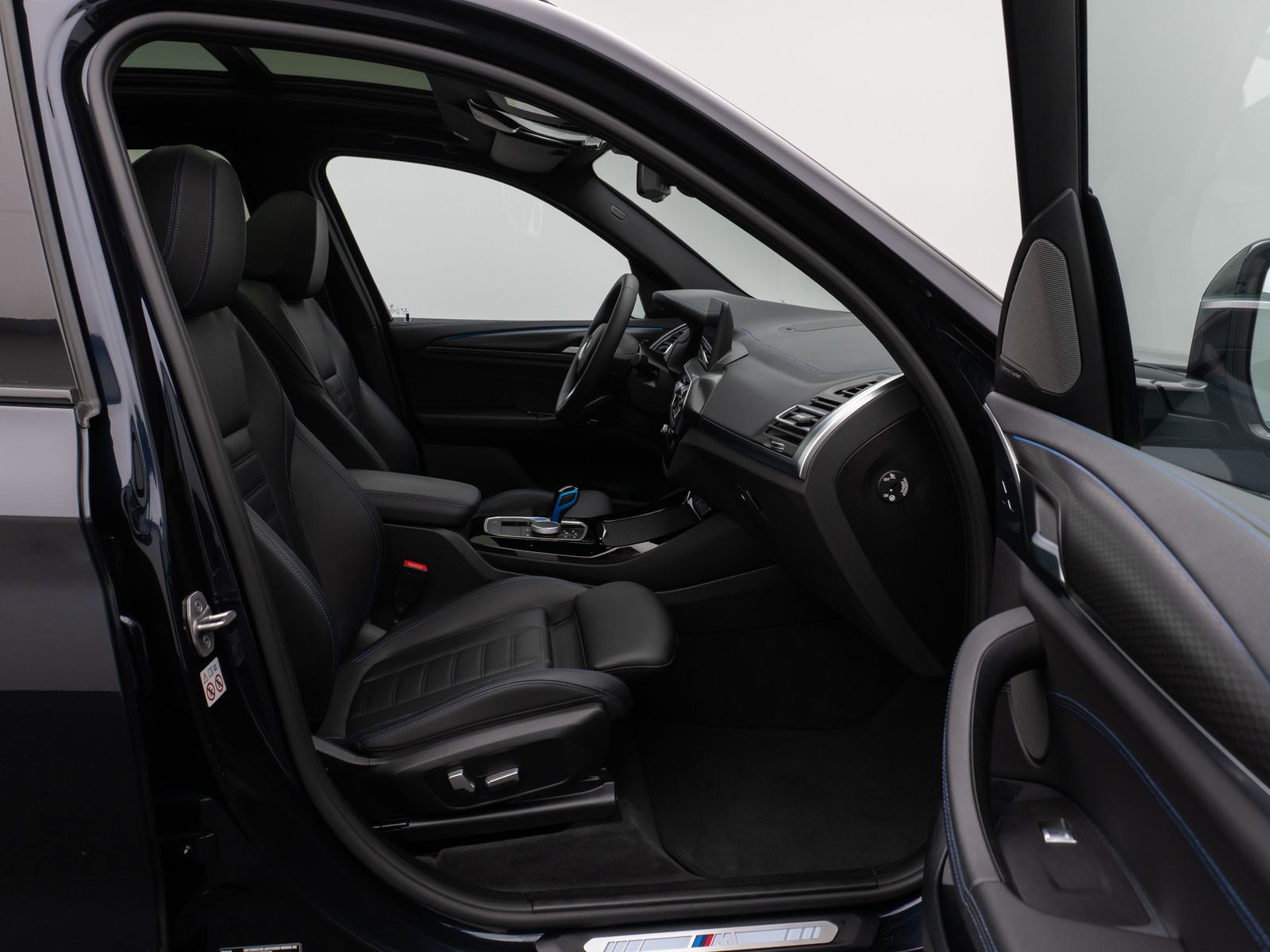 Fahrzeugabbildung BMW iX3 Impressive M Sport Panoram Laser 360°HUD H/K