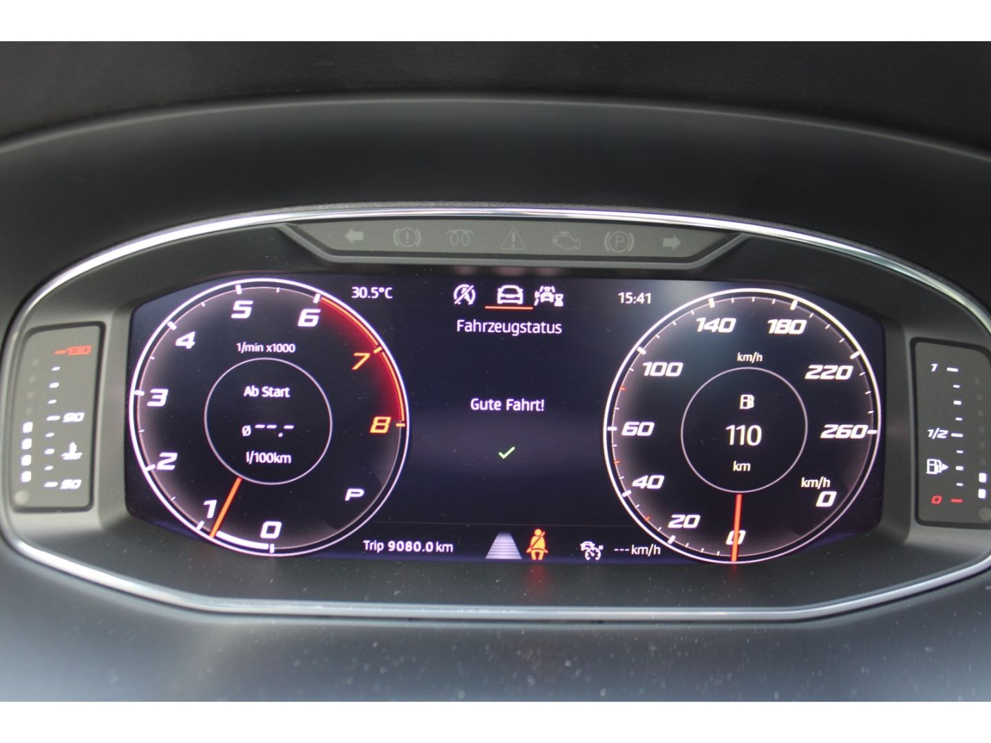 Fahrzeugabbildung SEAT Ateca 4Drive FR ACC LED Pano RFK Full Link AHK W