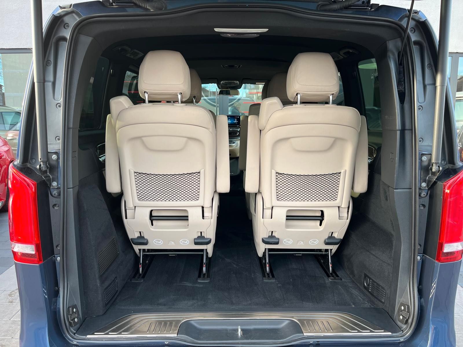 Fahrzeugabbildung Mercedes-Benz V 300 d AVANTGARDE EDITION 2023 4Matic