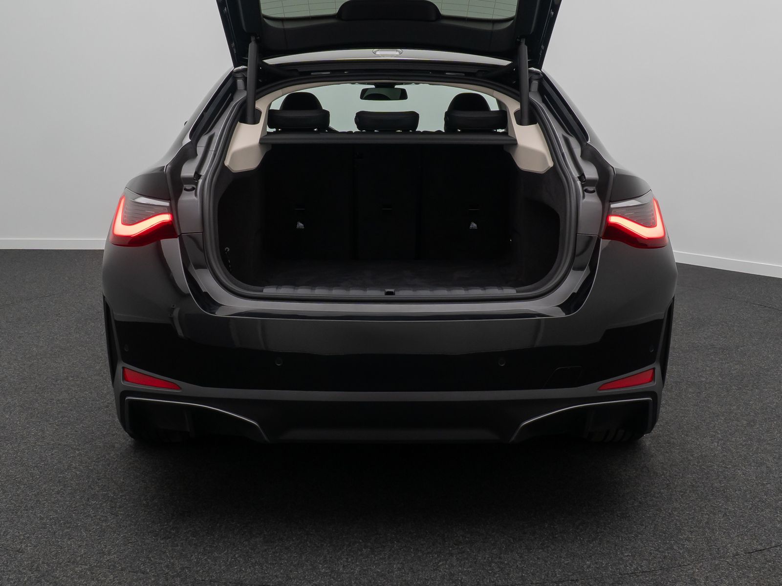 Fahrzeugabbildung BMW i4 eD35 GC Kamera DAB GeschwindigReg Widscreen