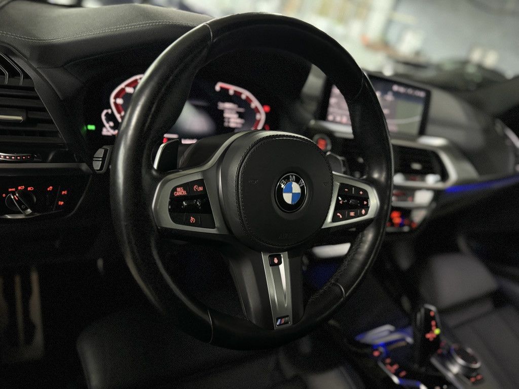 Fahrzeugabbildung BMW X3 xD30d M Sport Panorama Kamera HUD DAB H/K 20"