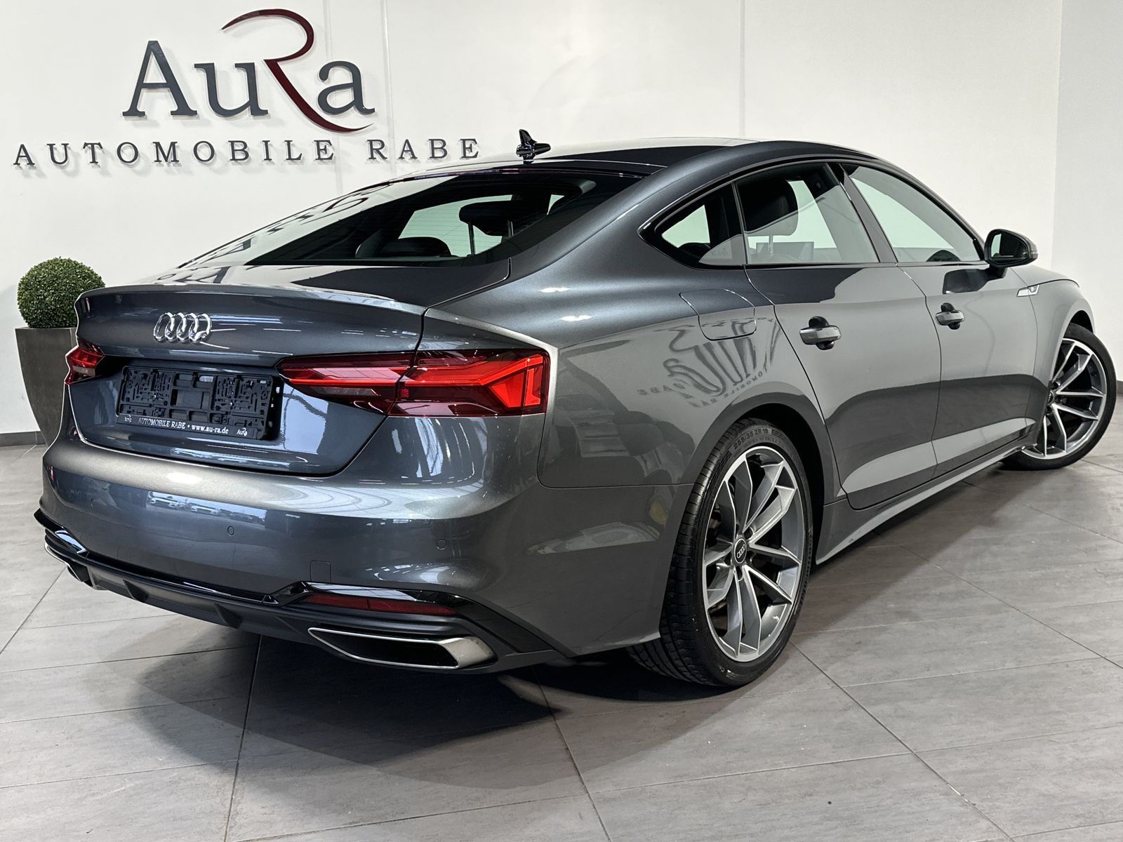 Fahrzeugabbildung Audi A5 SpB 40 TFSI S-Line Black NAV+LED+PANO+VC+19ZO