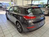 Hyundai i30 1.0 T-GDI 48V-Hybrid Select DAB+ GJR ISOFIX - Hyundai i30 Gebrauchtwagen in Kiel