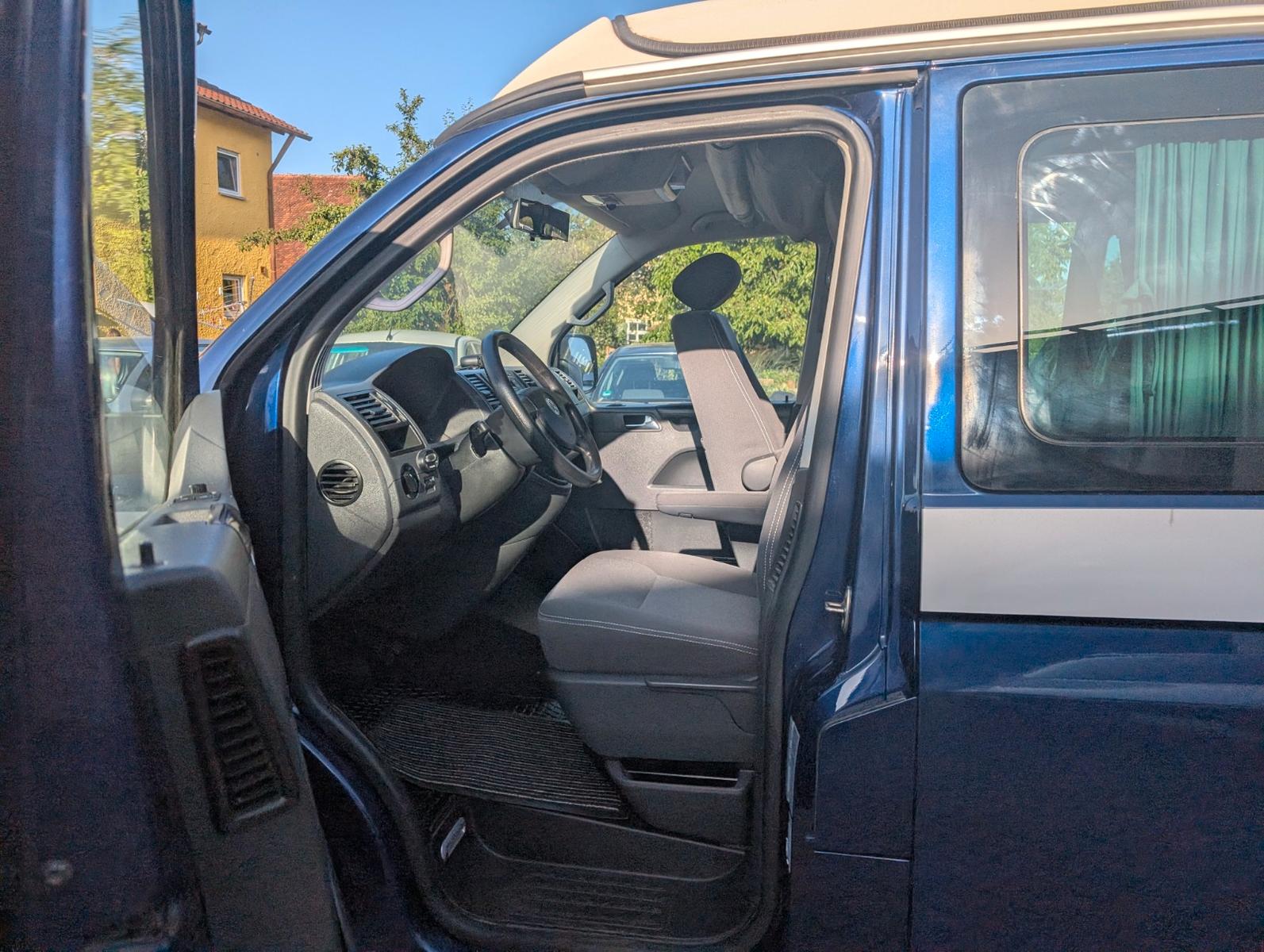 VOLKSWAGEN T5 CALIFORNIA STARTLINE 2.5 TDI 131ch BVM Sièges chauffants Toit relevable