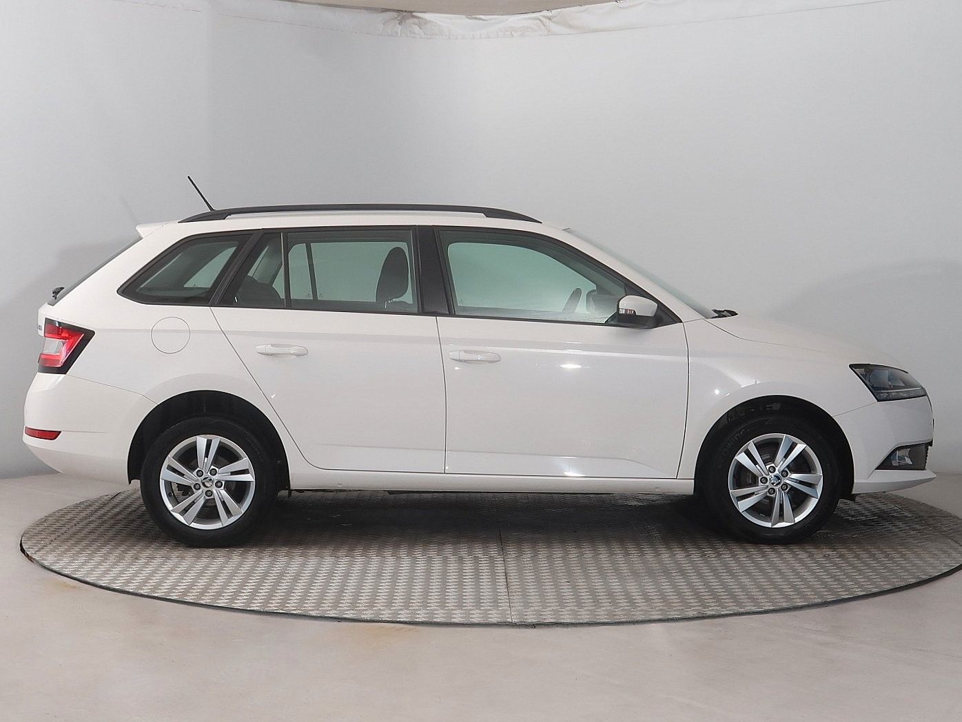 Fahrzeugabbildung SKODA Fabia Combi  1.0 TSI