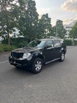 Nissan Robuster Nissan Pathfinder 2.5 dCi - Nissan Pathfinder in Düsseldorf