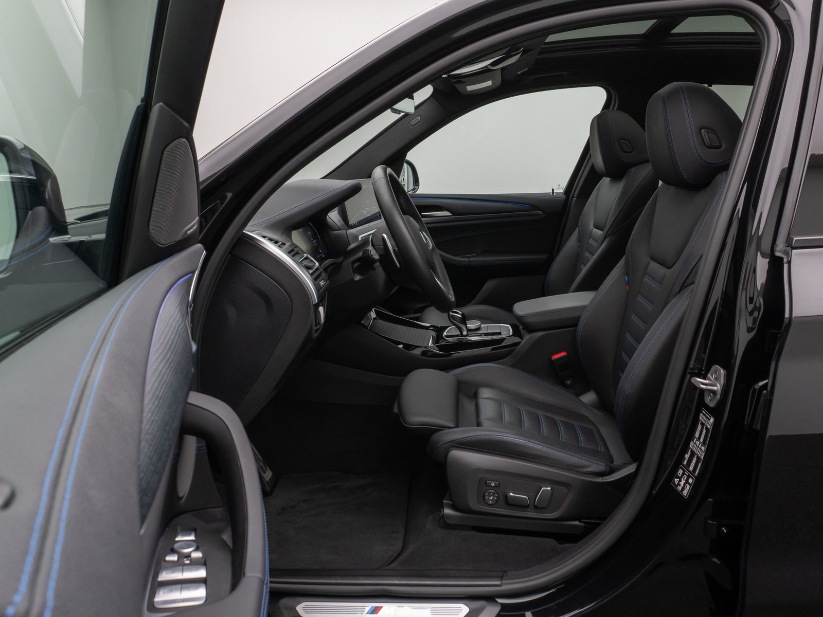 Fahrzeugabbildung BMW X3 xD30i  M Sport Panorama Laser 360°HUD DAB H/K