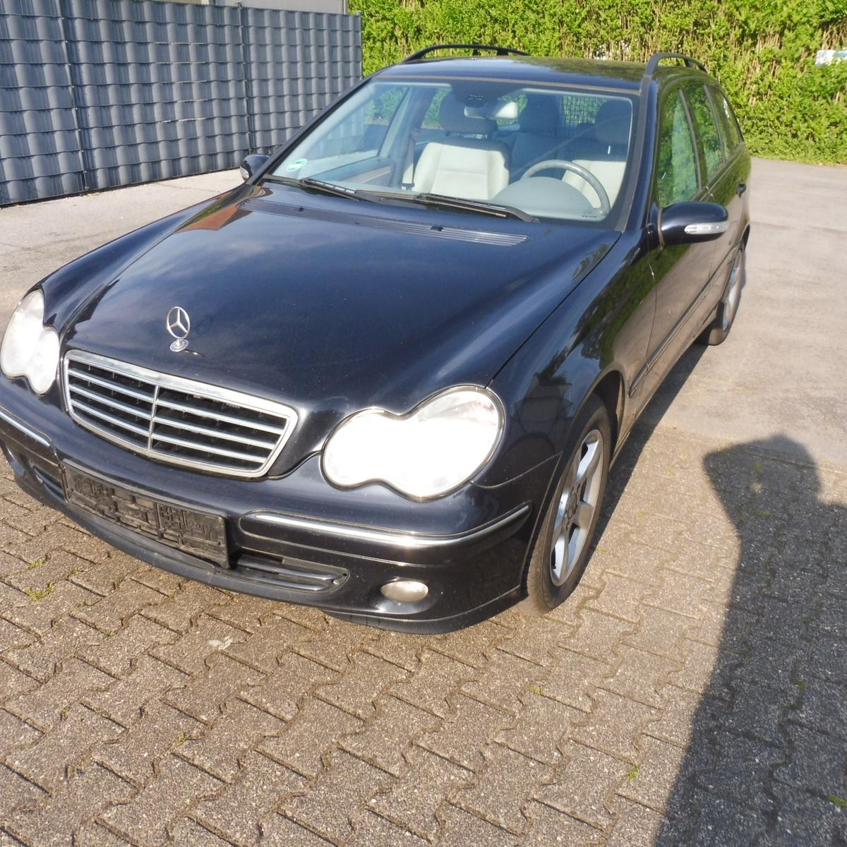 Mercedes-Benz C200 2007 — interior