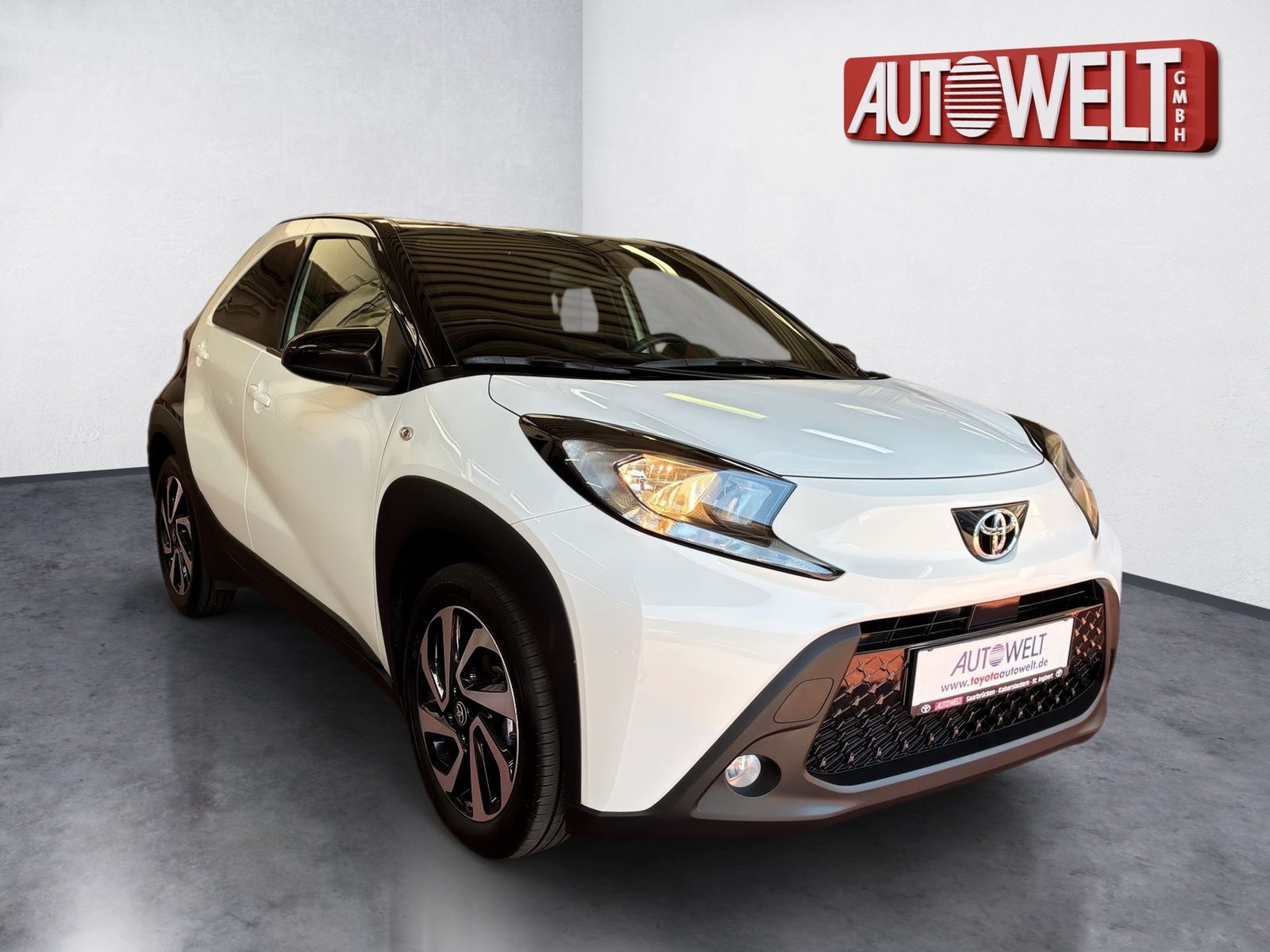Fahrzeugabbildung Toyota Aygo X 1.0 Black&White SHZ,Winterräder,ACC,PDC