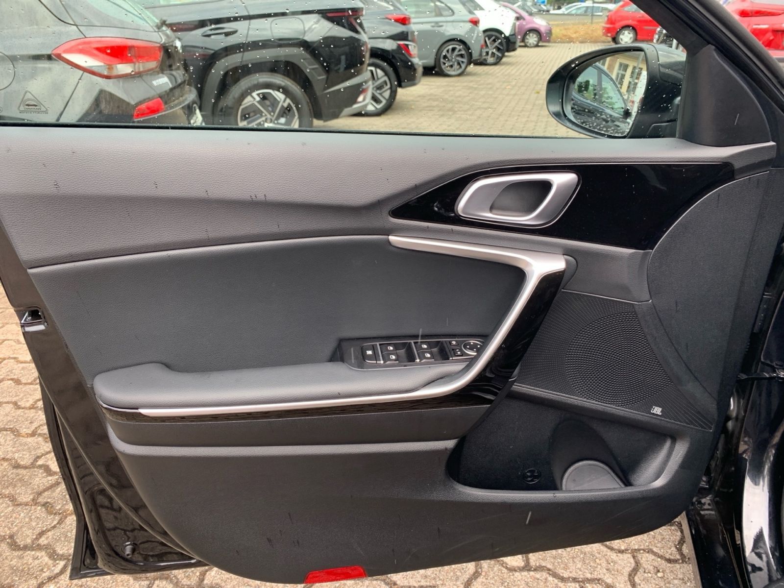 Fahrzeugabbildung Kia Ceed 1.5 7-DCT T-GDI Spirit Navi Allwetter