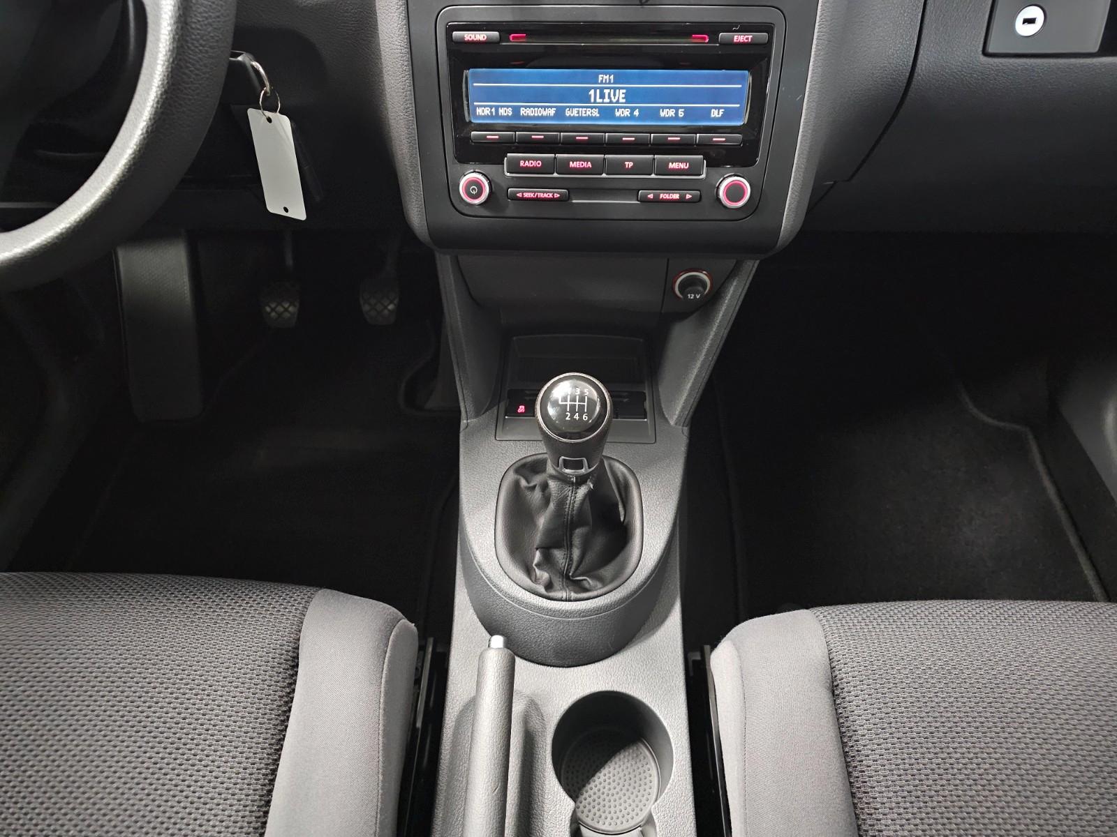 Volkswagen Touran 2013 — photo 15