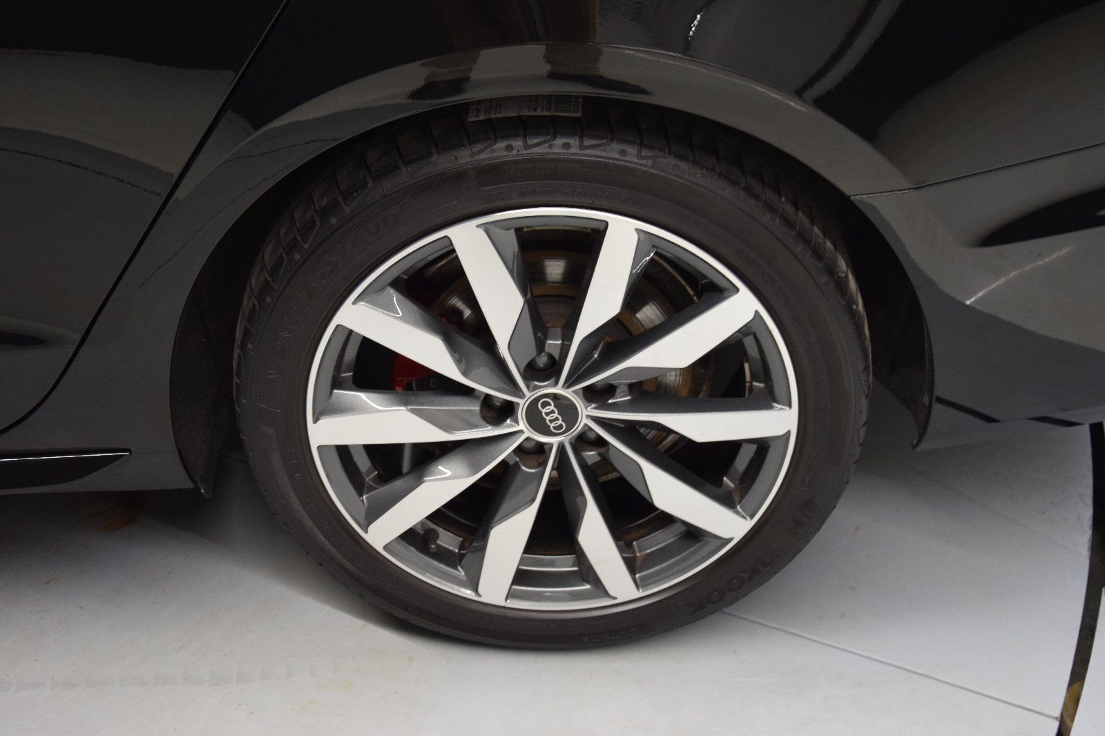 Fahrzeugabbildung Audi A4 Avant 40 TDI S line MATRIX 3-Zonen ACC