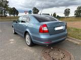 Skoda Octavia 1.6 Ambiente Ambiente - Skoda Octavia mit Benzin-Antrieb: Limousine, 1.6