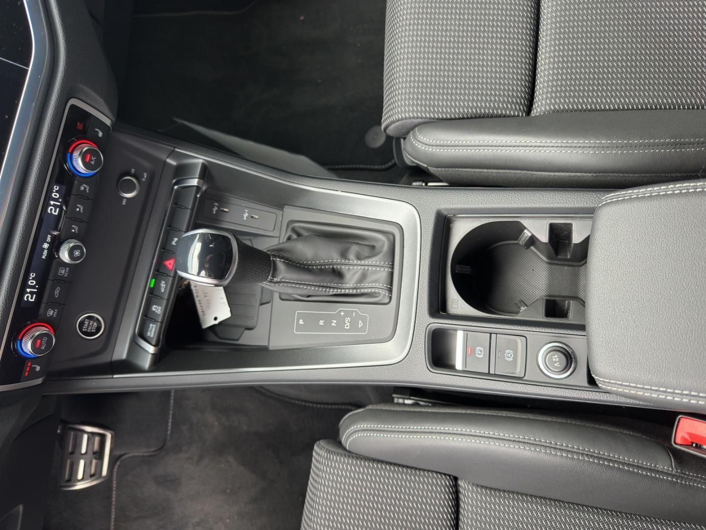 Fahrzeugabbildung Audi Q3 TFSI e S line Q3 45 TFSIe S tronic Business A