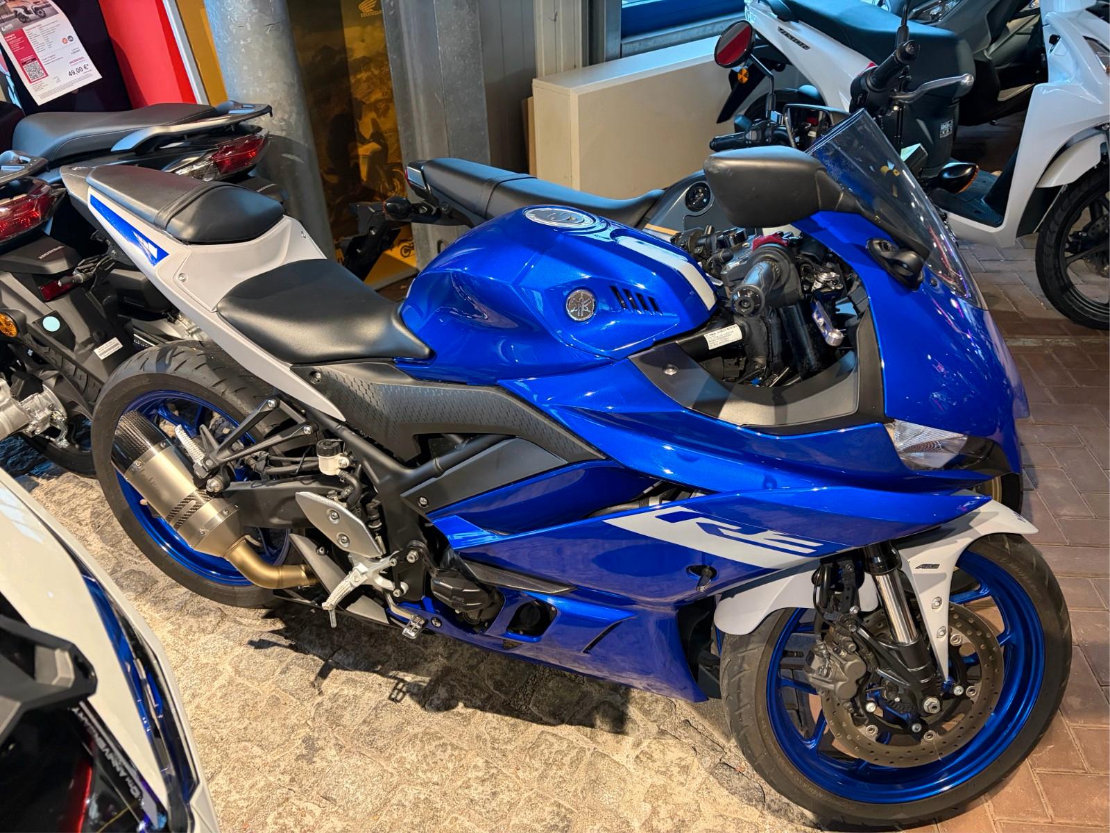 Yamaha YZF-R3  YZF320-A (YZF-R3)