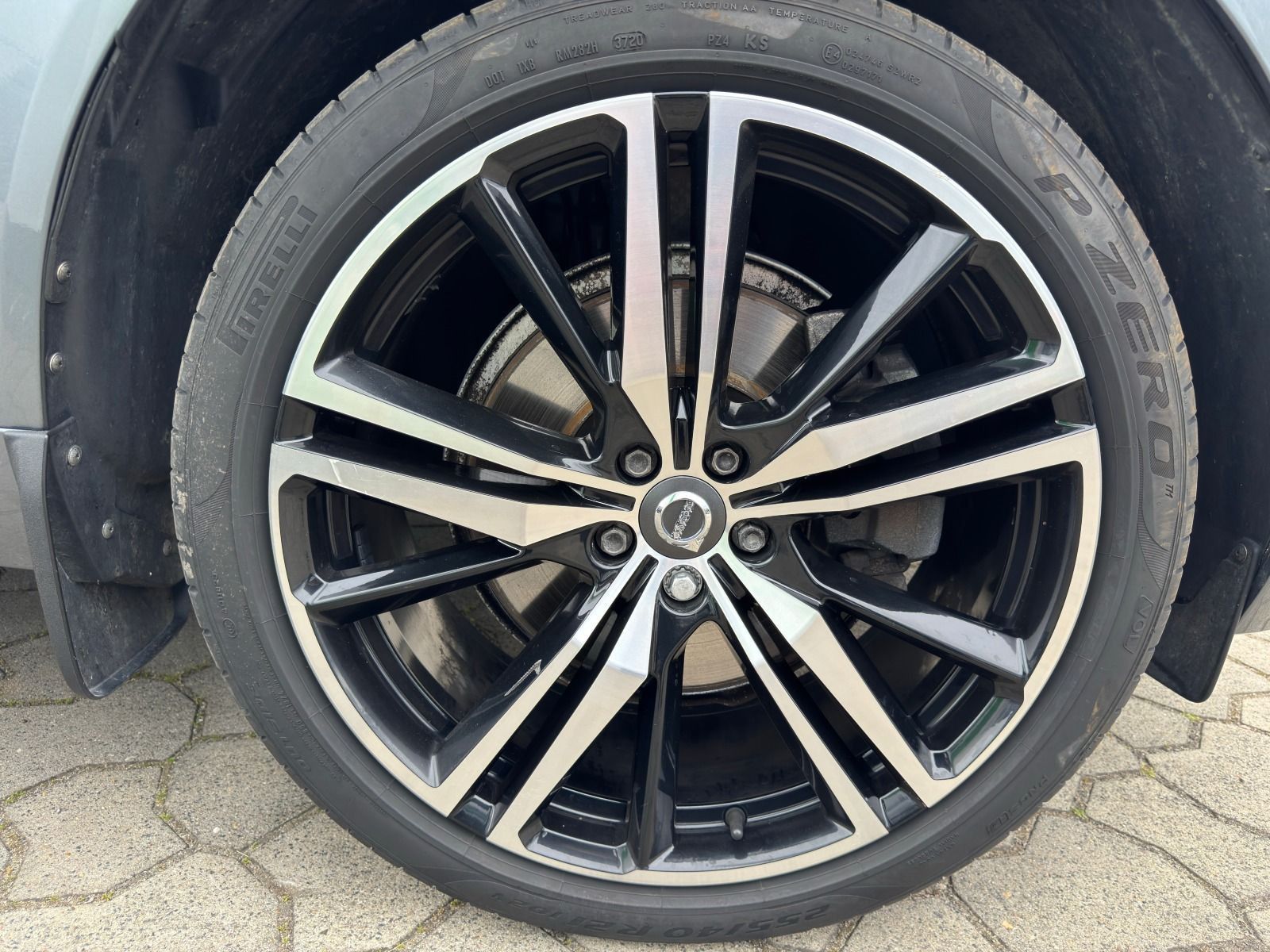 Fahrzeugabbildung Volvo XC 60 R-Design*360°Cam*Harman*21Zoll*AHK