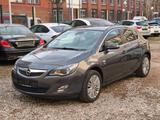 Opel Astra J Lim. 1.6T*XENON*NAVI*5-trg.*Innovation - Opel Astra aus 2011: J