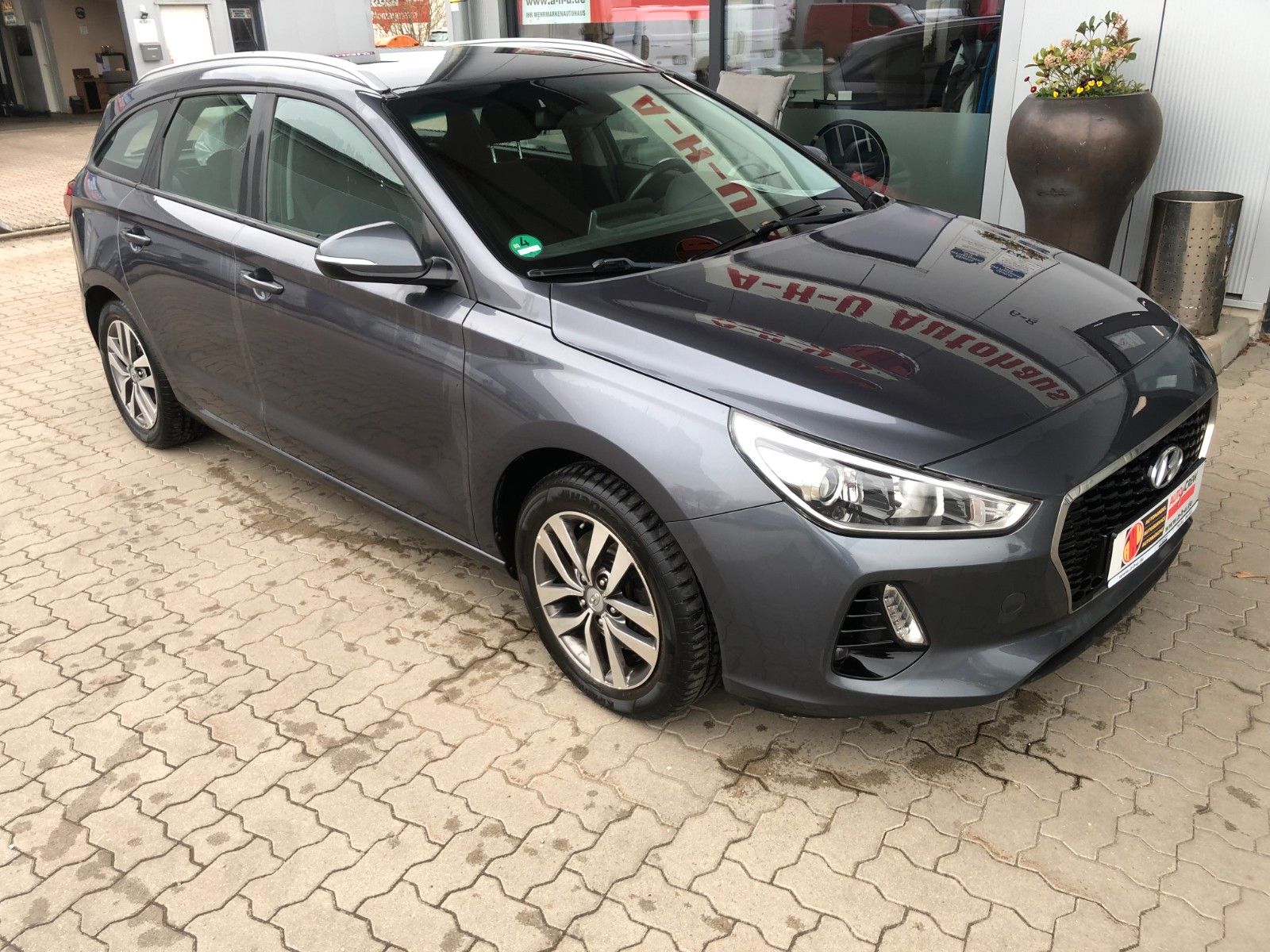 Fahrzeugabbildung Hyundai i30 cw Trend Heckschaden