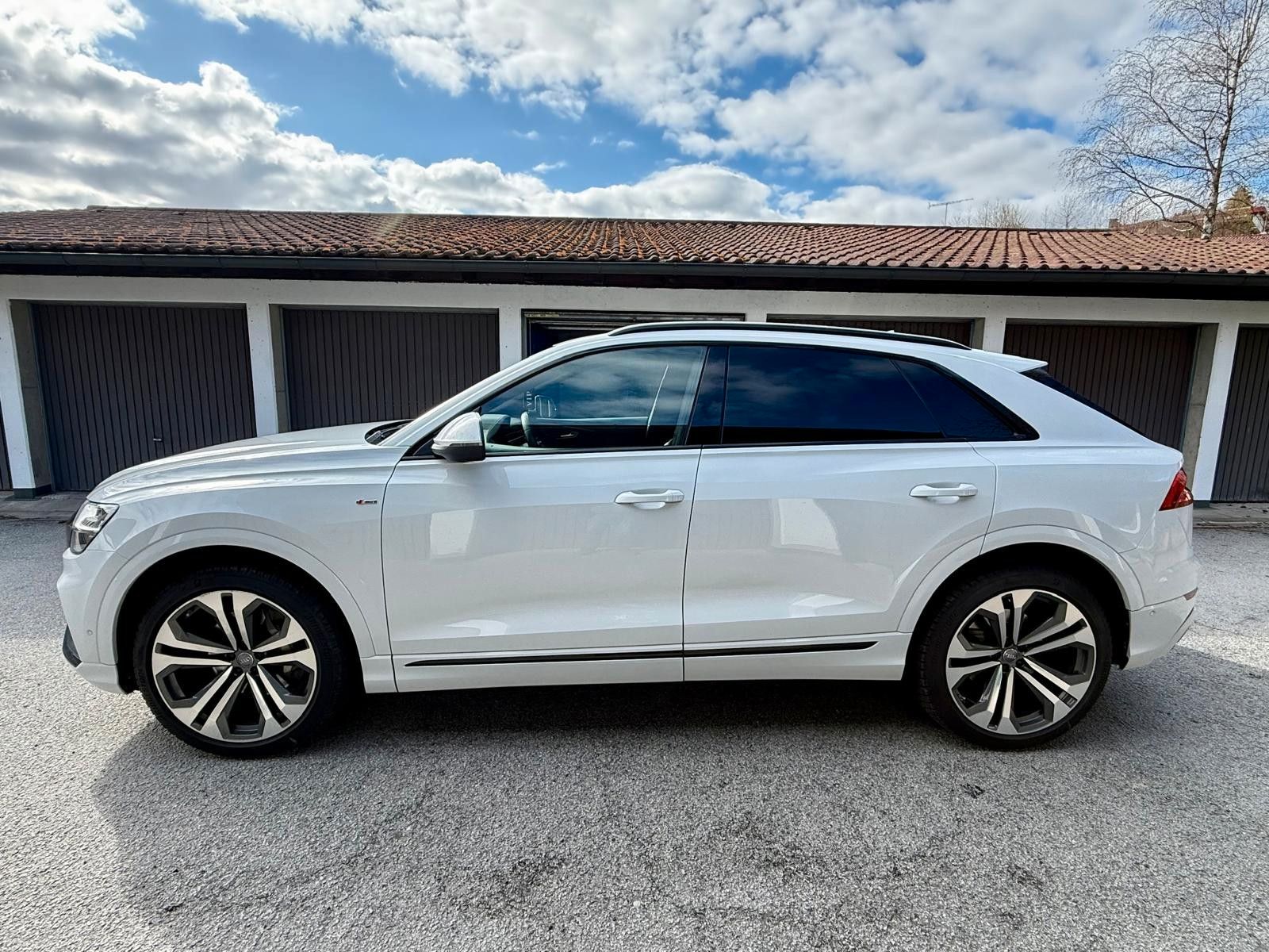AUDI Q8 50 TDI quattro S Line Sport - B&amp;O, Voll!