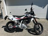 Husqvarna SMS4 125, zuverlässige Supermoto mit  - HUSQVARNA SM 125