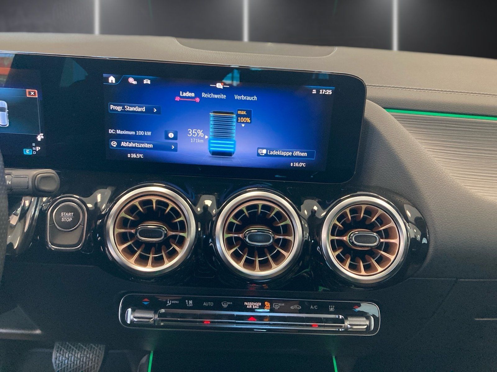 Fahrzeugabbildung Mercedes-Benz EQA 250+ Electric Art*Distronic*LED*Kam*Totwink*