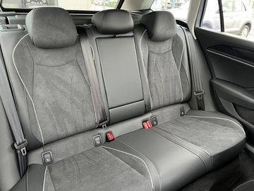 Volkswagen Passat Variant Business 2.0 TDI 150PS 7-Gang-DSG