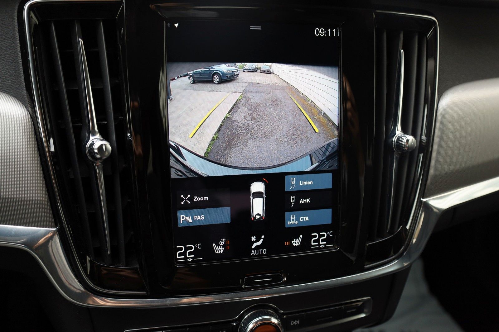 Fahrzeugabbildung Volvo V90 B4 Momentum Pro, Xenium-Pak, Leder, H&K, ACC