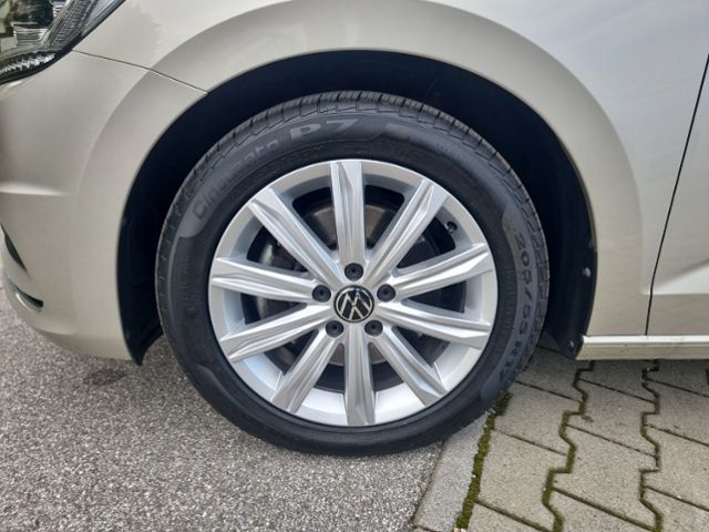 Fahrzeugabbildung Volkswagen Touran 2.0 TDI MOVE START-STOP KAMERA IQ.DRIVE L