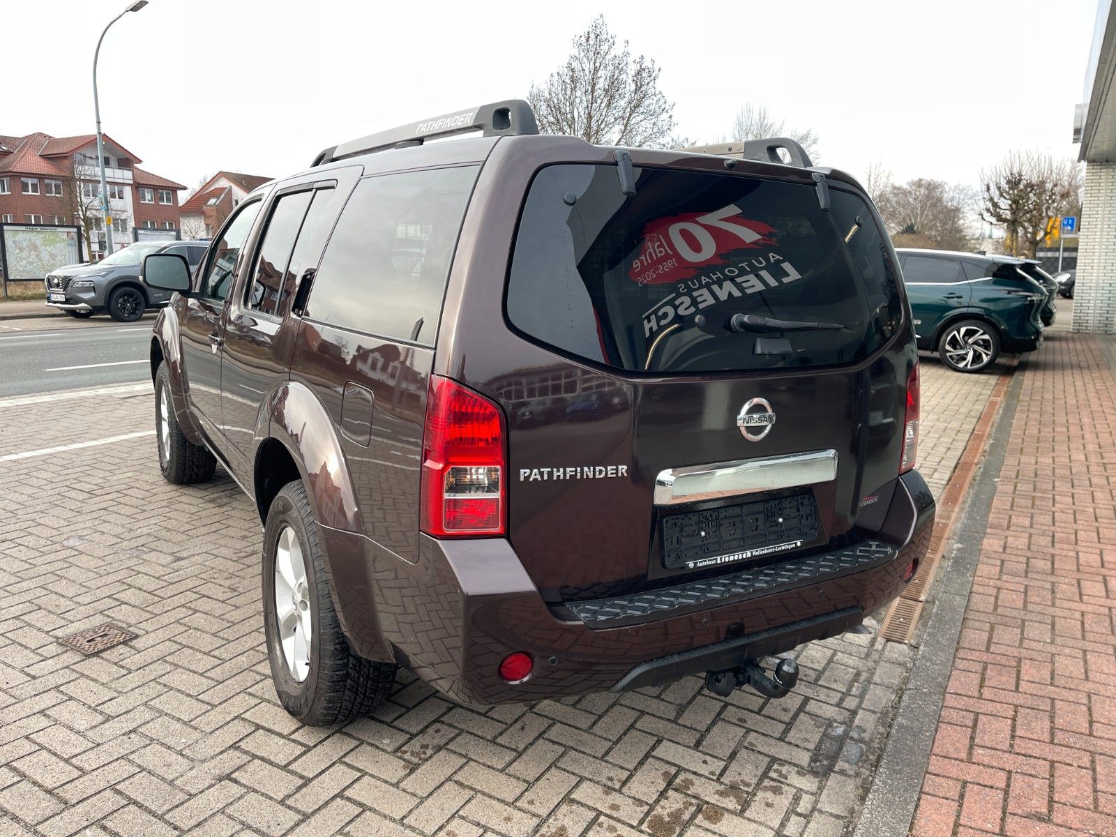 Fahrzeugabbildung Nissan Pathfinder 2.5 dCi SE