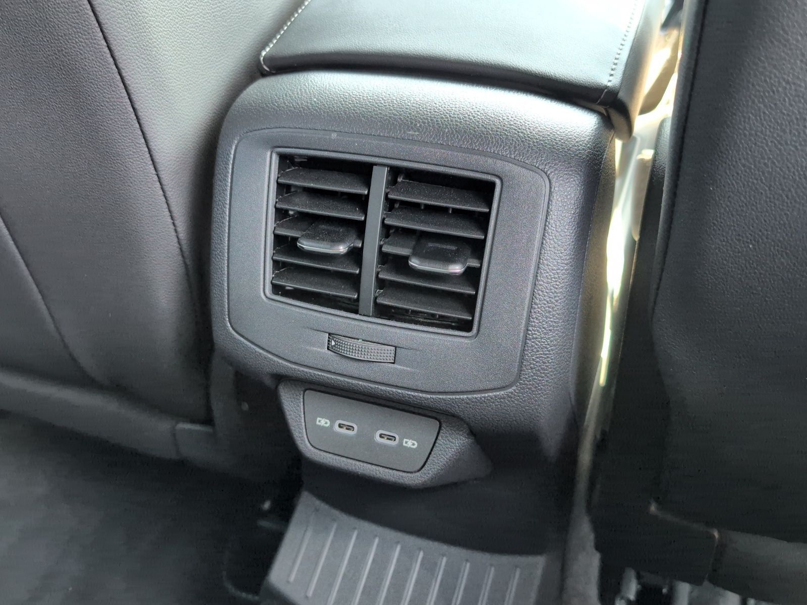 Volkswagen T-Roc - Bild 17