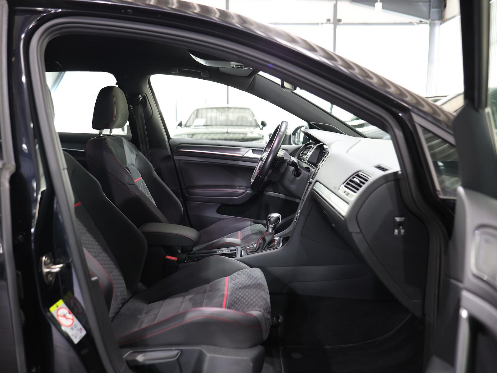 Volkswagen Golf GTI VII 2.0 TSI DSG PERFORMANCE / LED,LEDER