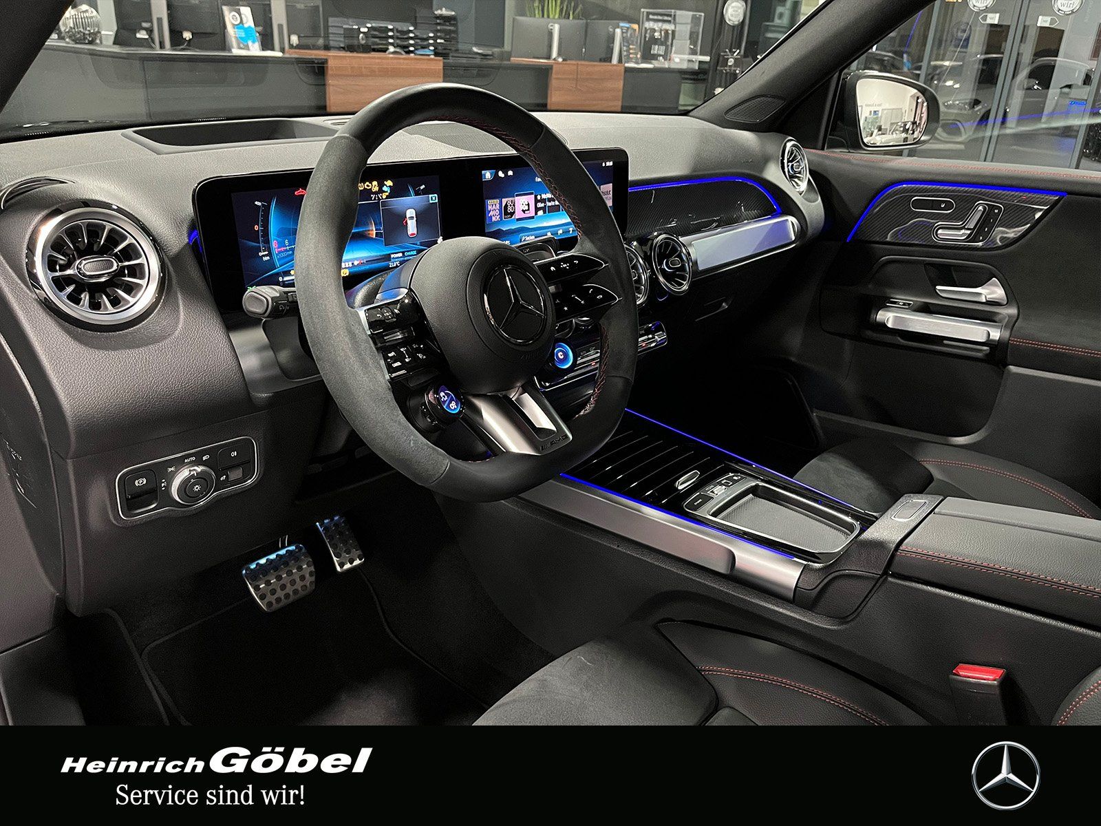 Fahrzeugabbildung Mercedes-Benz GLB 35 4M PANO+HUD+2xNIGHT.P+360°+MEMORY+MULTIB.