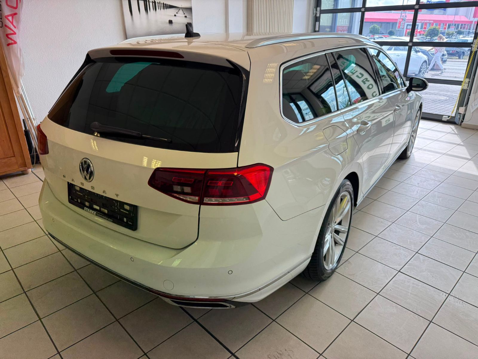 Fahrzeugabbildung Volkswagen Passat Variant Elegance / AHK / GEPFLEGT /