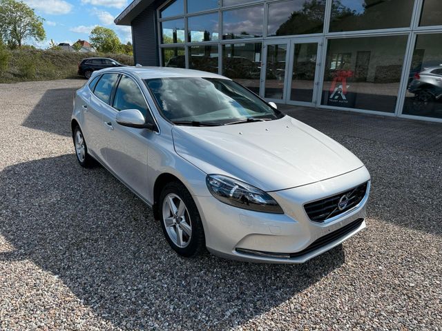 Volvo V40 Momentum