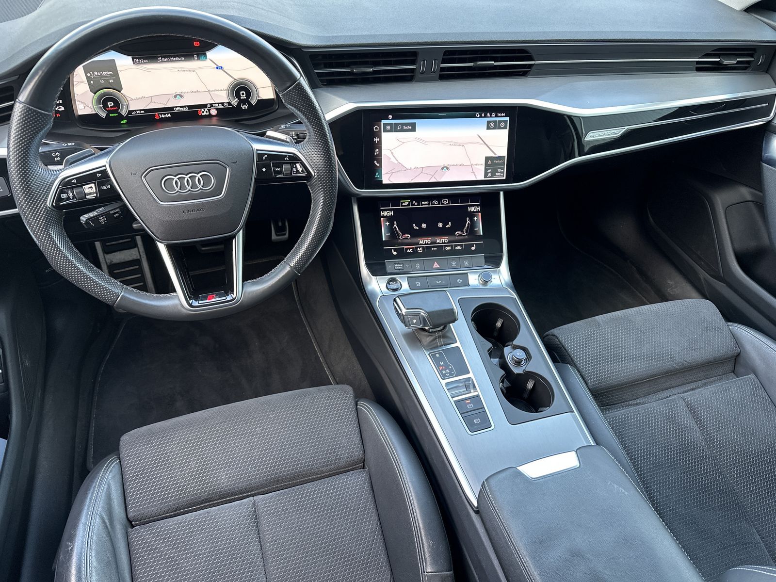 Fahrzeugabbildung Audi A6 55 TFSI e Quattro S-Line NAV+MATRIX+AHK+PANO