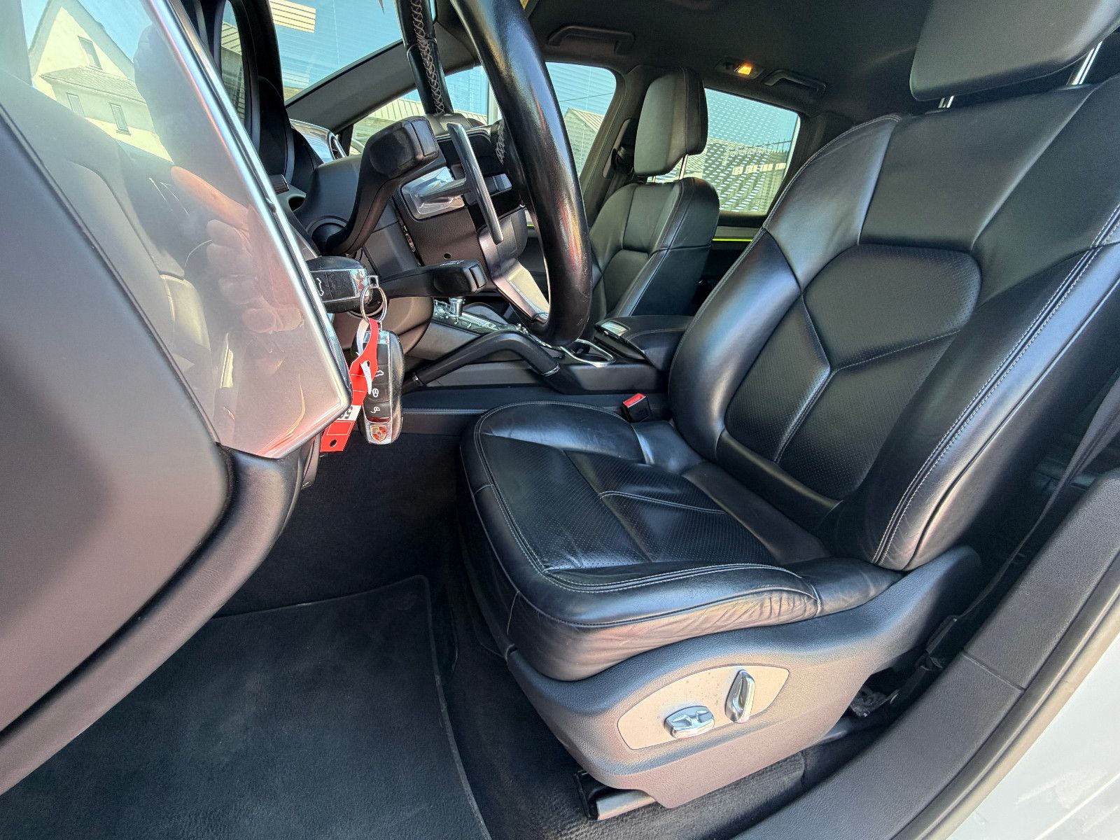 Fahrzeugabbildung Porsche Cayenne /LED/S-DACH/21"ALU/NAVI/LEDER/KAMERA